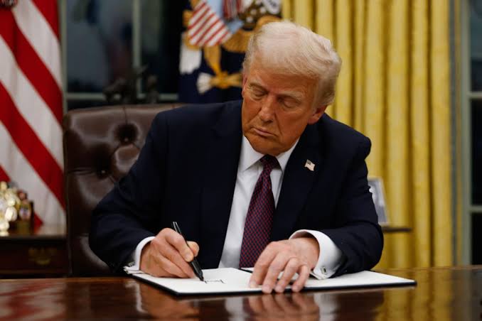 Trump Announces Major Ukraine Arms Deal, Threatens Crushing Tariffs on Russia in Dramatic Policy Shift